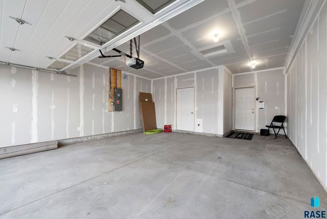 6146 S Bison Pl Place, Sioux Falls, SD 57108