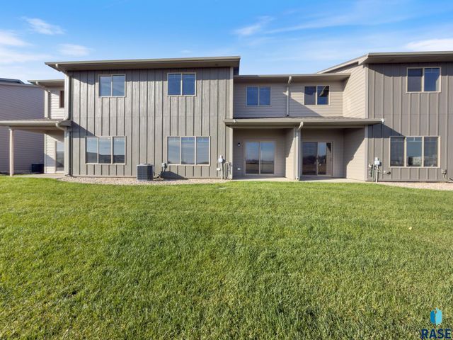 6146 S Bison Pl Place, Sioux Falls, SD 57108