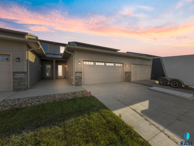 6146 S Bison Pl Place, Sioux Falls, SD 57108