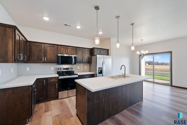 6146 S Bison Pl Place, Sioux Falls, SD 57108