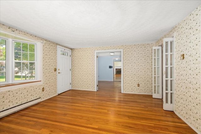 6 Jackie Dr, Millbury, MA 01527