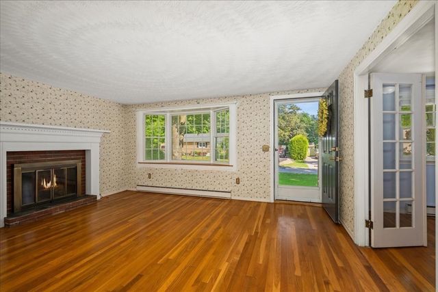6 Jackie Dr, Millbury, MA 01527