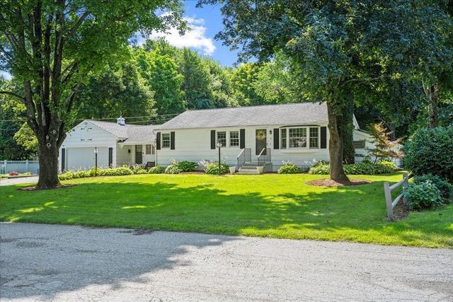 6 Jackie Dr, Millbury, MA 01527