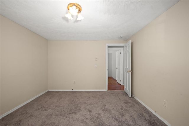 6 Jackie Dr, Millbury, MA 01527