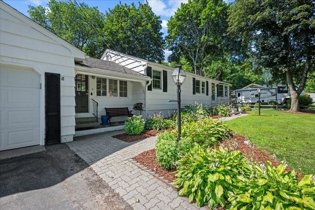 6 Jackie Dr, Millbury, MA 01527