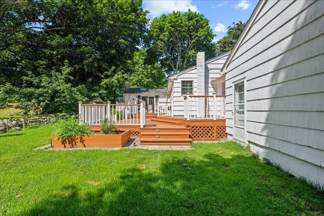 6 Jackie Dr, Millbury, MA 01527