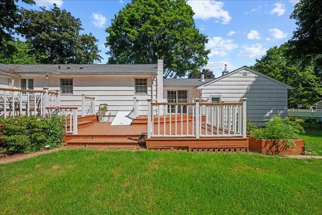 6 Jackie Dr, Millbury, MA 01527