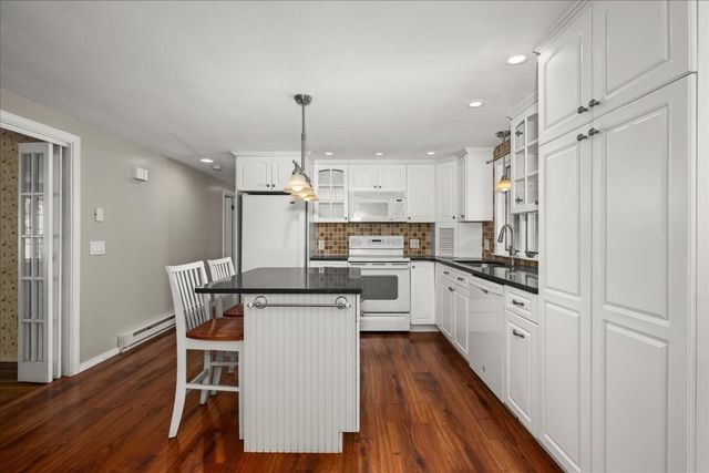 6 Jackie Dr, Millbury, MA 01527