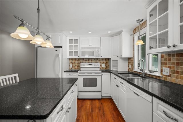 6 Jackie Dr, Millbury, MA 01527
