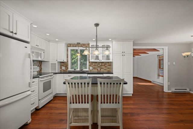6 Jackie Dr, Millbury, MA 01527