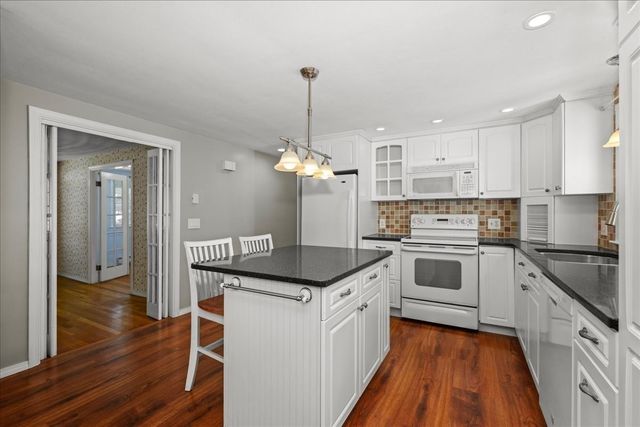 6 Jackie Dr, Millbury, MA 01527