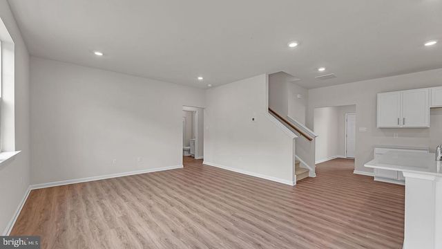 7 DAHLIA CT, Bayville, NJ 08721