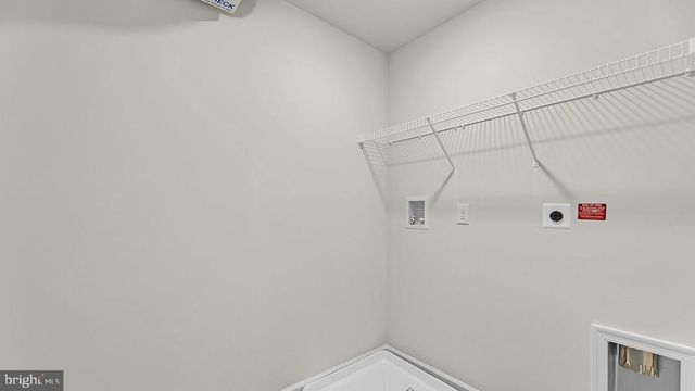 7 DAHLIA CT, Bayville, NJ 08721