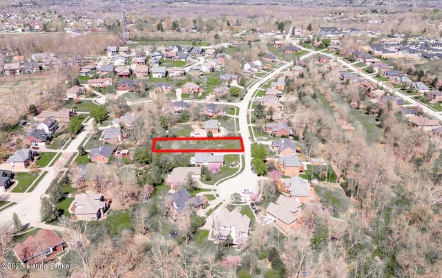 526 Wood Lake Dr, La Grange, KY 40031