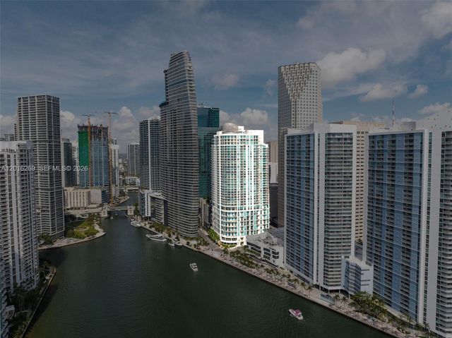 300 S Biscayne Blvd L-L02, Miami, FL 33131