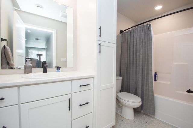 2618 74th Avenue S, Fargo, ND 58104
