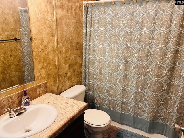 139 Harbors End Drive, Saluda, SC 29138