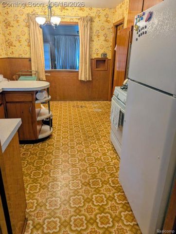 21708 Madison Street, St. Clair Shores, MI 48081
