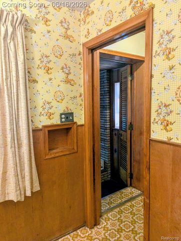 21708 Madison Street, St. Clair Shores, MI 48081