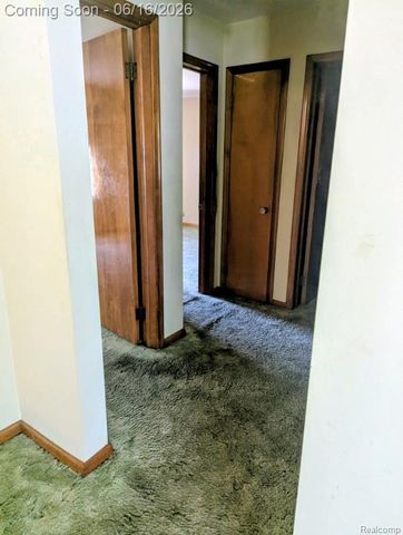 21708 Madison Street, St. Clair Shores, MI 48081