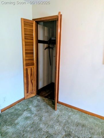 21708 Madison Street, St. Clair Shores, MI 48081