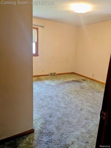 21708 Madison Street, St. Clair Shores, MI 48081