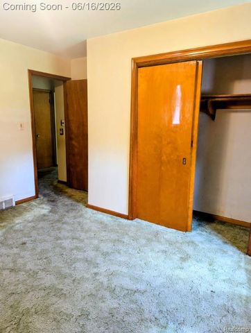 21708 Madison Street, St. Clair Shores, MI 48081