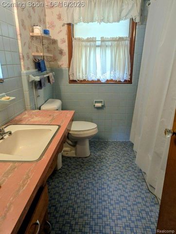 21708 Madison Street, St. Clair Shores, MI 48081