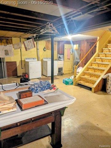 21708 Madison Street, St. Clair Shores, MI 48081