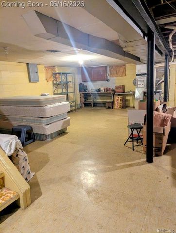 21708 Madison Street, St. Clair Shores, MI 48081