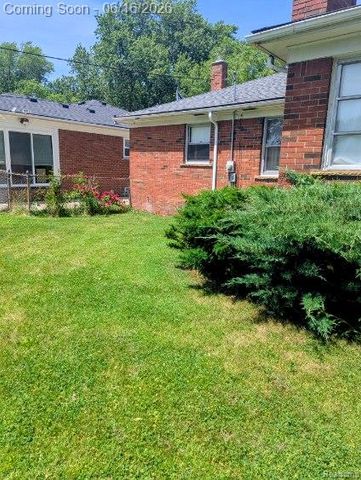 21708 Madison Street, St. Clair Shores, MI 48081