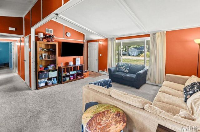 380 High Point Drive, Edwardsville, IL 62025