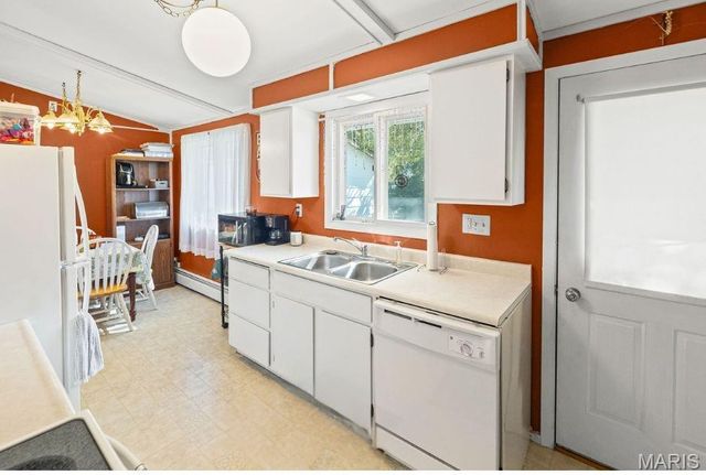 380 High Point Drive, Edwardsville, IL 62025