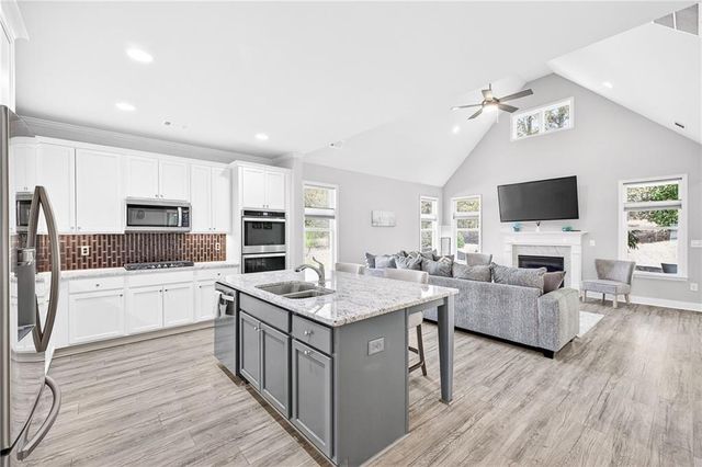 2298 Tumnus SW Trail, Marietta, GA 30064