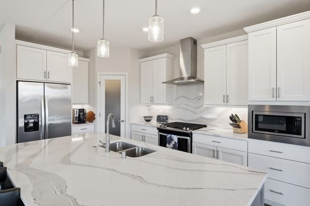 18374 Jurel Way, Lakeville, MN 55044