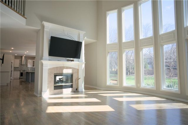 9233 W 143rd Terrace, Overland Park, KS 66221