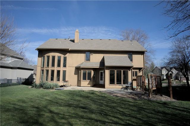 9233 W 143rd Terrace, Overland Park, KS 66221