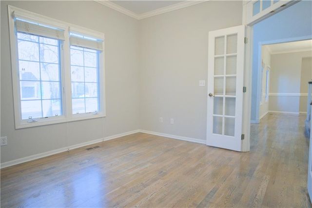 9233 W 143rd Terrace, Overland Park, KS 66221