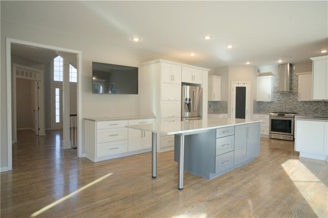 9233 W 143rd Terrace, Overland Park, KS 66221