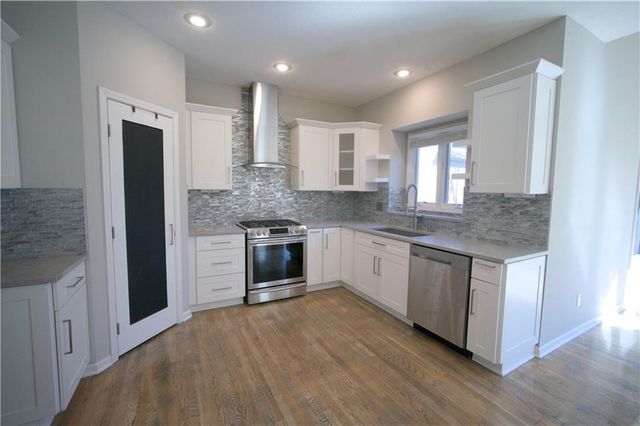 9233 W 143rd Terrace, Overland Park, KS 66221