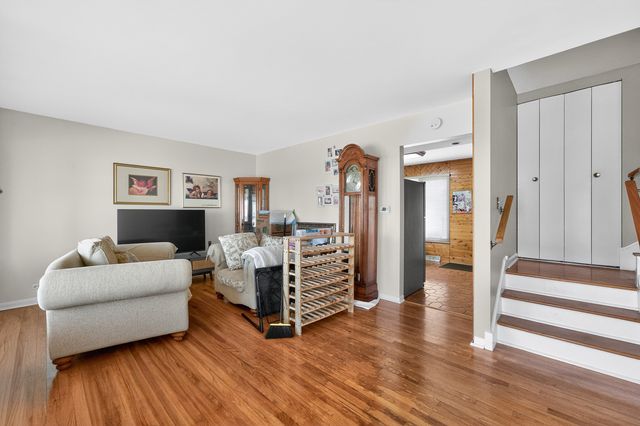 423 S Yale Avenue, Addison, IL 60101