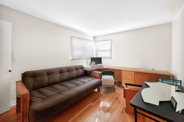 423 S Yale Avenue, Addison, IL 60101