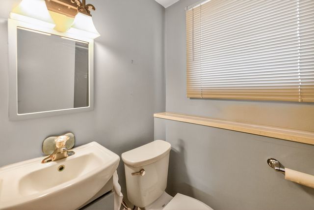 423 S Yale Avenue, Addison, IL 60101