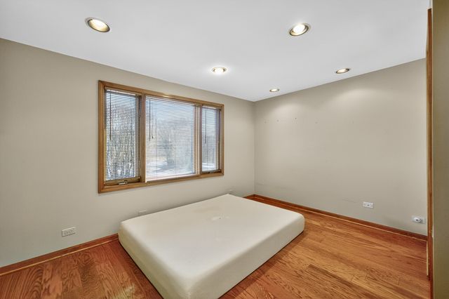 423 S Yale Avenue, Addison, IL 60101