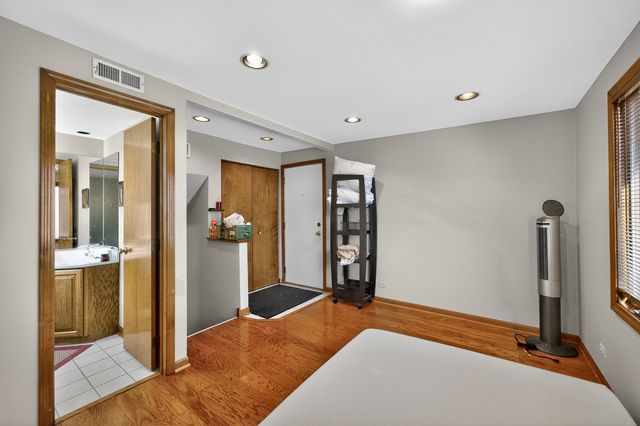 423 S Yale Avenue, Addison, IL 60101