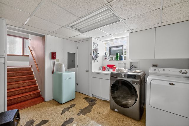 423 S Yale Avenue, Addison, IL 60101