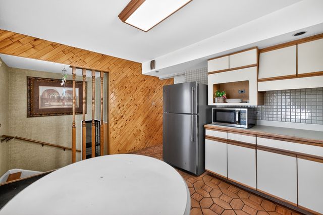 423 S Yale Avenue, Addison, IL 60101