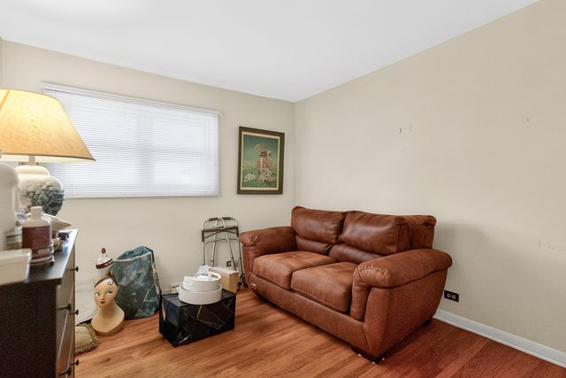 423 S Yale Avenue, Addison, IL 60101