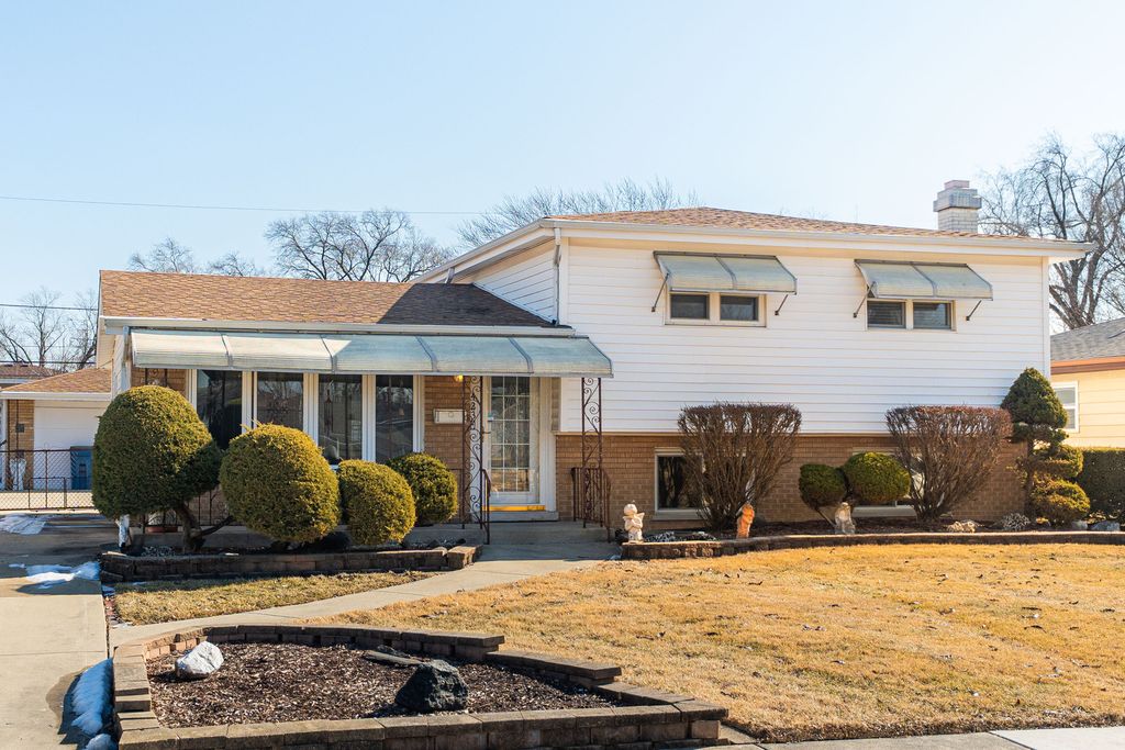 423 S Yale Avenue, Addison, IL 60101