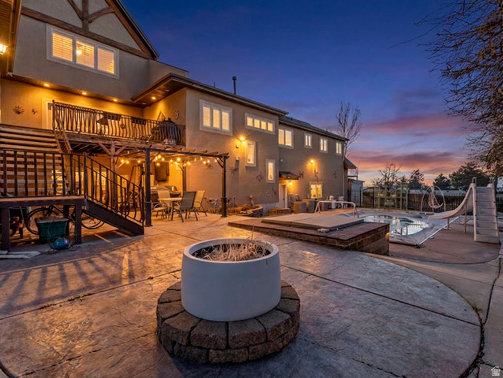 Image 3 of property listing at 861 N 1100 E, Pleasant Grove, UT 84062